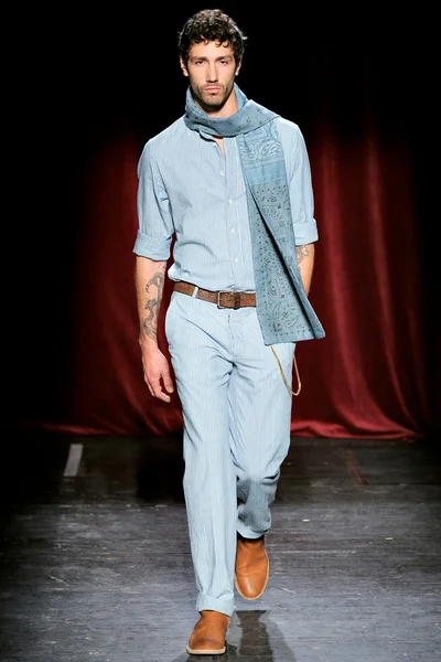 Look 9